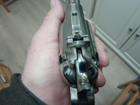 Hola compañeros , para hacer caja para otro proyecto vendo mi revolver Remington F. Pietta de acero inoxidable 10