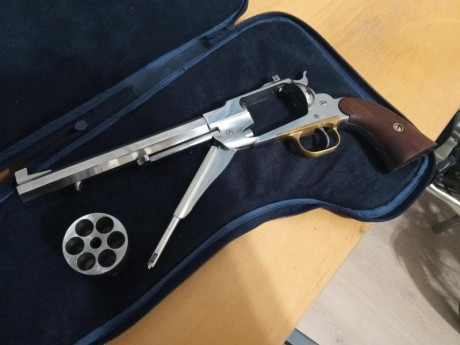 Hola compañeros , para hacer caja para otro proyecto vendo mi revolver Remington F. Pietta de acero inoxidable 32