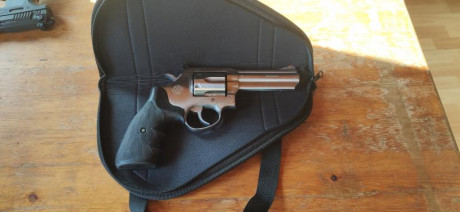 1- Revólver Taurus 66 4" . 357 MAGNUM.   230€   + envío
Se entrega con funda de transporte que se 00