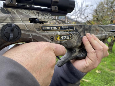Se vende Ballesta Horton HD 175, con su maletín Plano, dos visores con su monturas; dos carcaj con sus 10