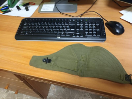Vendo funda de pistola militar para 9 largo ó cualquiera se se le acople
20 € mas portes por correo a 02