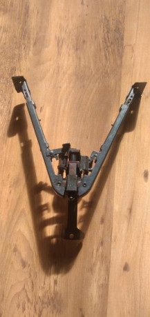 A la venta un  casi  imposible de encontrar  ejemplar de  bipode   Izhmash  para   SVD  Dragunov.
  Esta 02