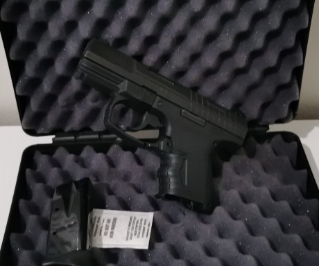 Buenas, 

Un amigo vende este arma guiada A, se encuentra en Tarragona, el arma tiene poquísimo uso, contacto 01