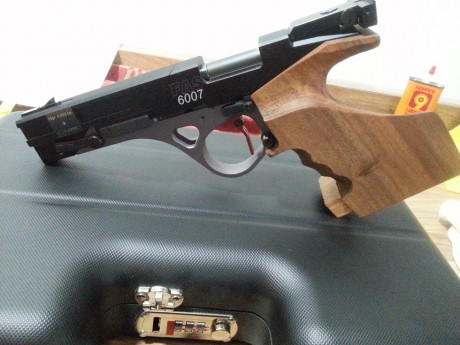 Hola compañeros en esta ocasión pongo a la venta una pistola Fas de nueva generación modelo 6007 del calibre 01