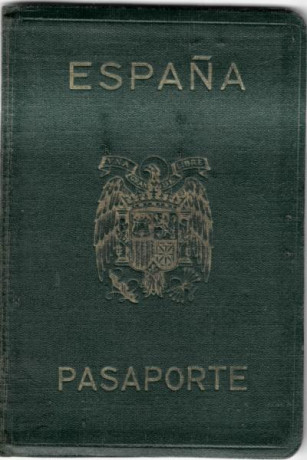 EN RECUERDO Y HOMENAJE A LOS QUE YA NO ESTÁN. 

Si pones en  GOOGLE    PASAPORTES EN LA MEMORIA   da 140