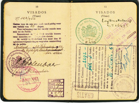  EN RECUERDO Y HOMENAJE A LOS QUE YA NO ESTÁN. 

Si pones en  GOOGLE    PASAPORTES EN LA MEMORIA   da 151