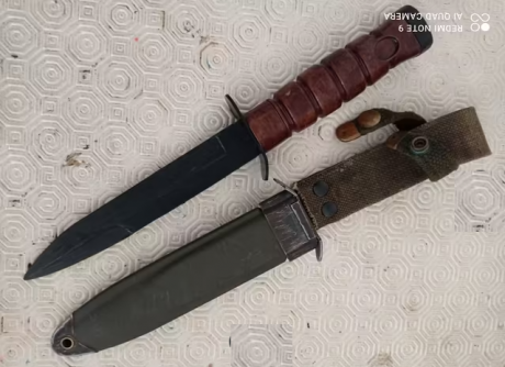 Cuchillo dummy tipo M3, con funda militar original USM8A1, con marcas PWH, corresponden a la época de 00