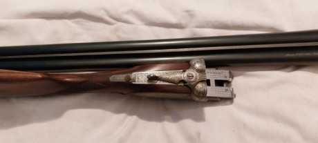 Vendo escopeta paralela marca EGO, cañones de 70 ctms. con 3 y 1 estrellas, ánima 18,5, orejetas de refuerzo, 02