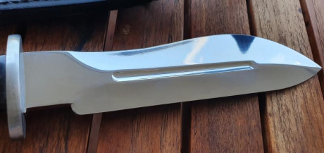 Cuchillo de combate modelo 58 utilizado por los Zapadores Paracaidistas del Ejército del Aire.

Cuchillo 12