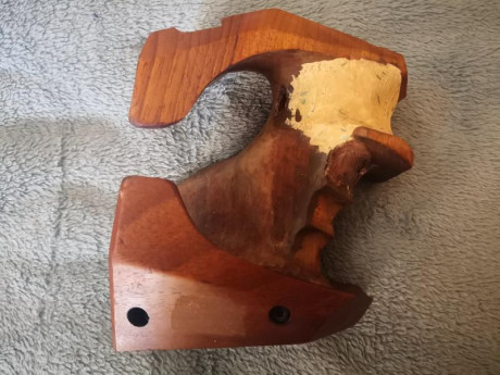 Se vende Pistola Libre MORINI CM 84E.
Incluye maletin original, dos pilas y adaptador de pila para pilas 01
