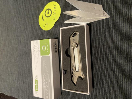 Cutter tipo kiridashi. 4 hojas reemplazables y afilables de 1,2 mm en acero 9Cr18MoV con una dureza de 02