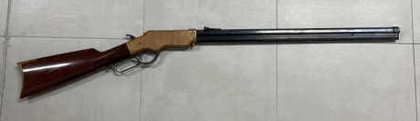 Un compañero me ha pedido que le ponga un anuncio, vende Un rifle Uberti replica del Henry, calibre 44-40, 01