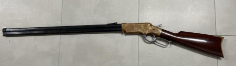 Un compañero me ha pedido que le ponga un anuncio, vende Un rifle Uberti replica del Henry, calibre 44-40, 00