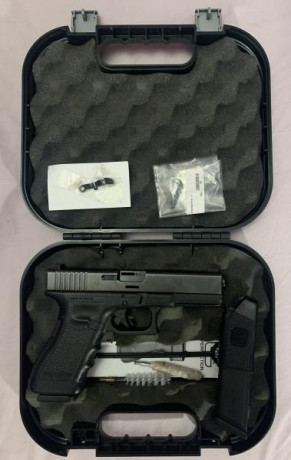 Hola, vendo una Glock 17  9Pb  3ª Gen guiada en A, único propietario, apenas usada, en perfecto estado, 02