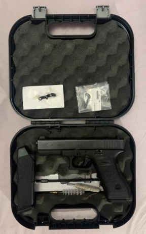 Hola, vendo una Glock 17  9Pb  3ª Gen guiada en A, único propietario, apenas usada, en perfecto estado, 01