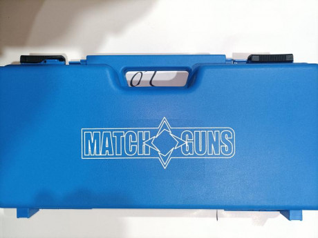 Buenos dias
     vendo matchgun de electronico,cacha M.
  850 euro,transporte incluido,funciona bien。 00