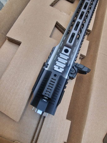 Se vende carabina Smith and wesson MP15 22LR. 
5 cargadores de 25 
1 cargador de 10 
Guardamanos SAI + 21