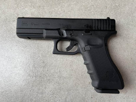 VENDIDA!!!


Pistola Glock 17 Gen 4 de UMAREX /VFC para airsoft nueva a estrenar. 
Tiene Blowback.
Funciona 02
