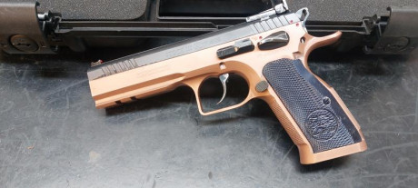 Vendo por cambiar de pistola mi Tanfoglio Stock III EXTREME. Segundo dueño. Revisada,afinada y recambios 00
