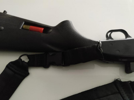 MOSSBERG 590A1, US ARMY MIL-SPEC 3443E - 12/76; única escopeta corredera que pasa este test militar; mecánicamente 02