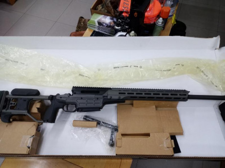 Sensacional Rifle marca Sako modelo TRG 42A1 un con septo de rifle para satisfacer al tirador de largo 00