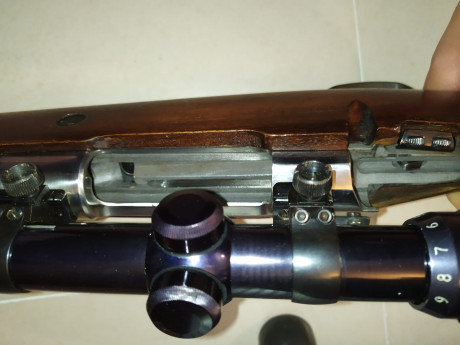 Un compañero del club me pide que le ponga en venta el siguiente rifle:

Santa Bárbara cal. 300 Winchester-Magnum.

Este 02