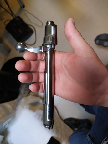 Un compañero del club me pide que le ponga en venta el siguiente rifle:

Santa Bárbara cal. 300 Winchester-Magnum.

Este 22