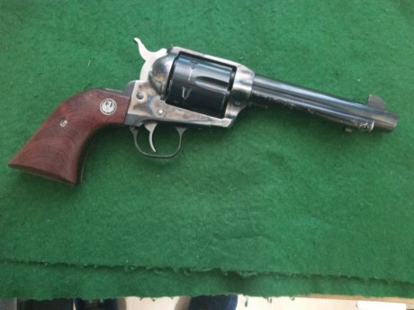 Hola compañeros ,vendo mi revólver Ruger Vaquero calibre 45 LC. GUIADO EN F. se puede ver y probar en 101