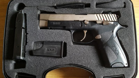   Hola compañeros, pongo en venta una "exclusiva" y poco vista Pistola ZVS P-21 Exclusive, calibre 00