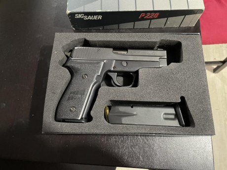 Vendo Sig Sauer P228 en 9mm Parabellum , guiada con la B , arma utilizada para defensa, nunca usada en 02