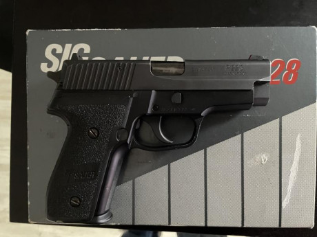 Vendo Sig Sauer P228 en 9mm Parabellum , guiada con la B , arma utilizada para defensa, nunca usada en 00