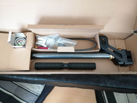 Vendo bomba  PCP, nova ainda na caixa, com todo o material, marca hatsan arms company.
Vendo por preço 02