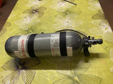 Vendo botella de fibra de carbono de 6'8L 300bar, como nueva.
Incluyo grifo con estacion de carga y latiguillo 01
