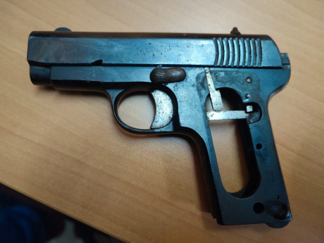 Buenas, me ha preguntado un compañero a ver si sacaba algo de informacion de esta pistolilla del 7,62 31