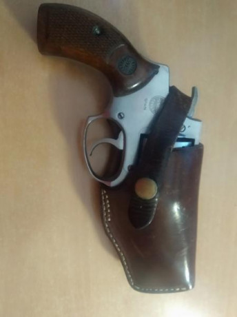 Un compañero me ha pedido que le ponga a la venta un Revolver Astra del 38 de 2". Lo ha tenido guardado 00