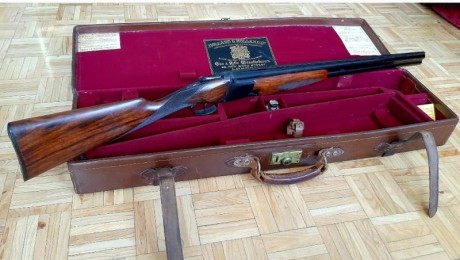 Magnífica escopeta superpuesta de colección, marca Browning, modelo B25. Maderas de lujo, culata inglesa, 02
