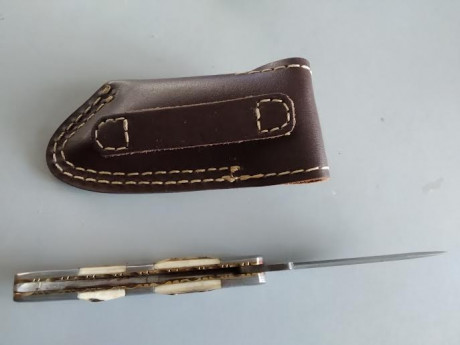 Vendo cuchillo y navaja William & Son London de acero damasco y asta con sus correspondientes fundas 10