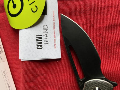 A la venta navaja Civivi Odium con cachas en micarta canvas y hoja en acero D2. De colección, sin uso. 11