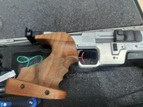 VENDO PISTOLA WHALTER SSP-E CON DISPARADOR ELECTRONICO CALIBRE 22 EXECELENTE ESTADO POCO USADA 
1900€. 01