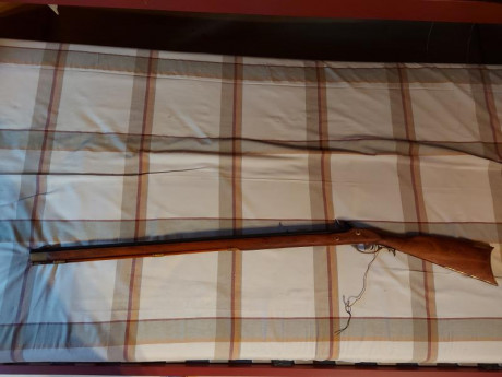 Vendo rifle kentuky de chispa marca Ardesa. Rifle bastante equilibrado y pese a lo que parezca, el peso 02