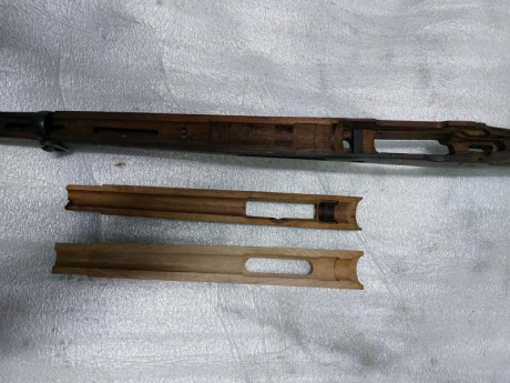 Vendo madera y dos cañas de Mauser Coruña. Precio 180 euros. Teléfono 667837799. 00