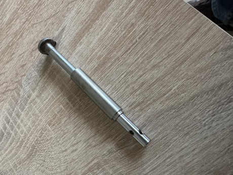 Vendo guia solida del muelle recuperador de 1911 de 6”
Con su manguito .
40 euros puesta en casa.
Saludos 30