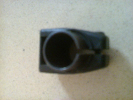 En venta: 2 culatas para Chiappa M-4 four, precio: 20 € c/u. 
7 bases de aluminio Picatinny 3 largos diferentes, 11