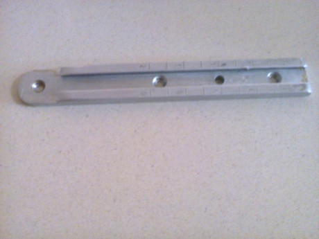 En venta: 2 culatas para Chiappa M-4 four, precio: 20 € c/u. 
7 bases de aluminio Picatinny 3 largos diferentes, 10