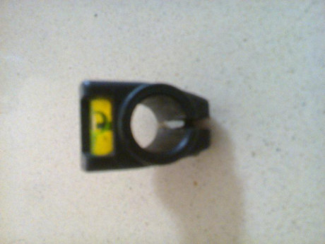 En venta: 2 culatas para Chiappa M-4 four, precio: 20 € c/u. 
7 bases de aluminio Picatinny 3 largos diferentes, 22