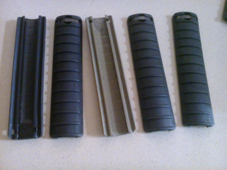 En venta: 2 culatas para Chiappa M-4 four, precio: 20 € c/u. 
7 bases de aluminio Picatinny 3 largos diferentes, 20