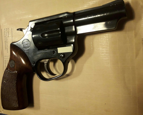 Tengo en venta un revolver 357 Magnum en un estado impecable 01