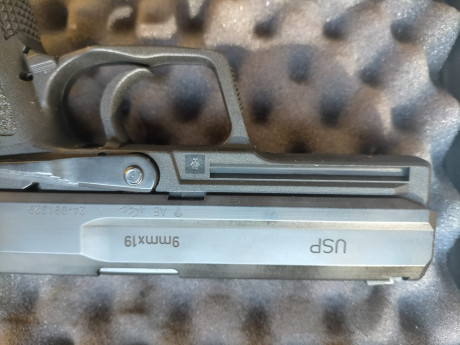 Un amigo me pide que le anuncie esta HK USP del calibre 9 pb.

El arma esta en perfecto estado y funciona 10
