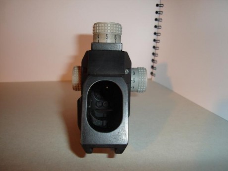Vendo 1 dioptero HAMMERLI para distancias de hasta 300 mts. estaba instalado en un rifle Sig Sauer 200. 02
