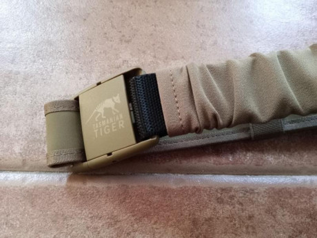 Pack funda pitola molle, cinturón molle Tasmanian Tiger, portacargador doble multicam Pro-Force y pernera 11